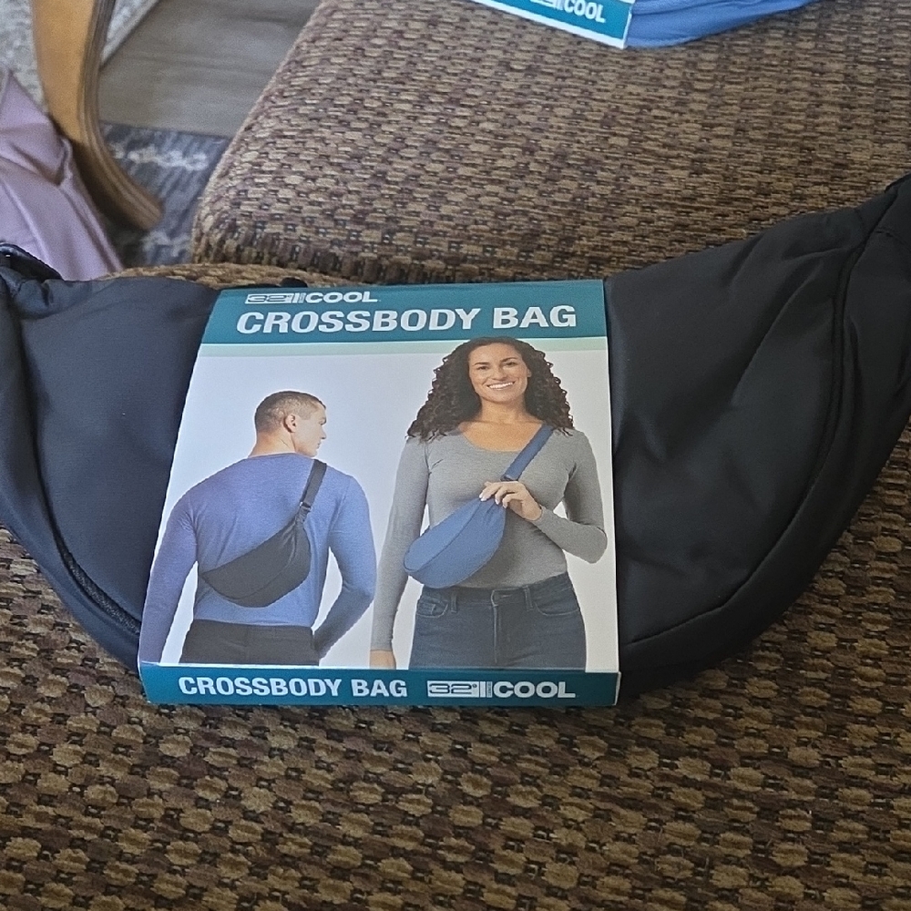 32 Degrees Black Belt Bag